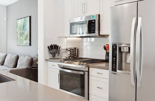 Central San Pedro Casa | Dockside · Modern Townhome w/Views, Theatre, All Amenities!