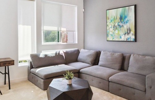 Central San Pedro Casa | Dockside · Modern Townhome w/Views, Theatre, All Amenities!