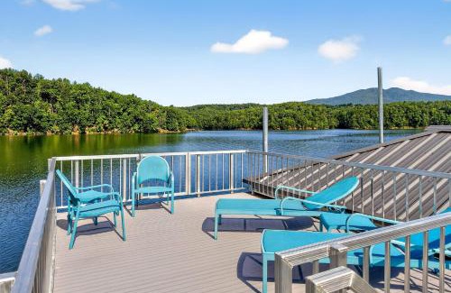 Marion Casa | Dockside of the Moon