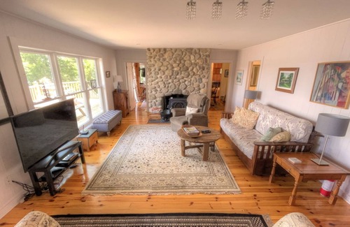 Rideau Lakes Casa | Dockview Splendour on Opinicon Lake