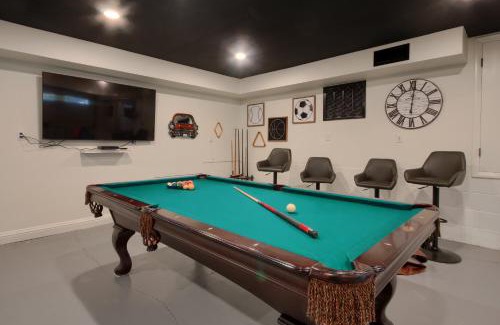 Oakhurst Casa | Doe Cabin Hot Tub/Playground/Game Room and more