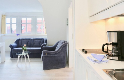 Juist Apartamento | Dog and family-friendly apartment with sauna and swimming pool, centrally located