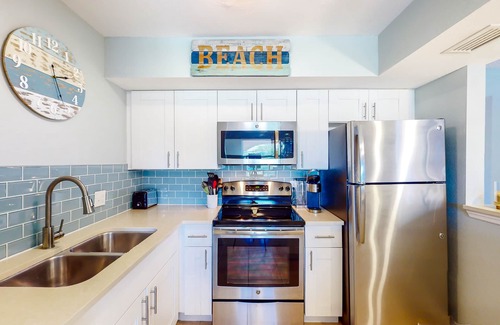 North Redington Beach Condominio | Dog-friendly condo with pool, fitness area, balcony, fast WiFi, & W/D