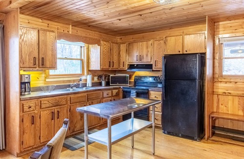 Almond Casa | Dog-friend mtn home near pond with private hot tub, fireplace, decks, & firepit