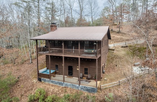 Almond Casa | Dog-friend mtn home near pond with private hot tub, fireplace, decks, & firepit