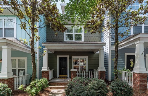 Columbia Casa | Dog-friendly 2 bd townhome - cozy and central
