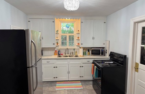 Ocean View Casa | Dog-friendly 2 bedroom beach bungalow with AC and outdoor fire-pit in Ocean View