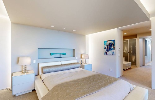 Loyola Casa | Dog-friendly bay-view home with deck, private saltwater pool, fireplaces, grill