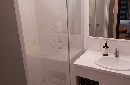 Suffolk Park Apartamento | Dog Friendly Beachfront Apartment & Courtyard/pool