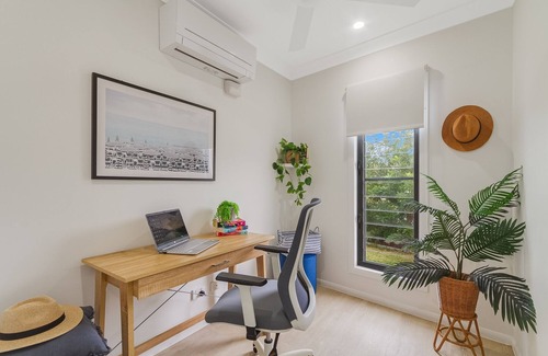 Pottsville Casa | Dog-Friendly Beach House @ Black Rocks by uHoliday