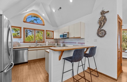 Monteray Shores Casa | Dog Friendly beachhome with own pool &hot tub view of sound 5min walk from beach