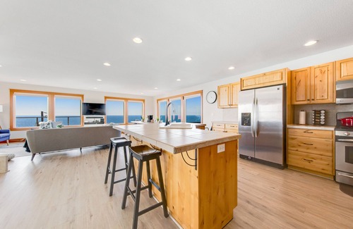 Lincoln City Casa | Dog-Friendly Coastal Retreat w/ Ocean Views, Private Hot Tub, & Gourmet Kitchen