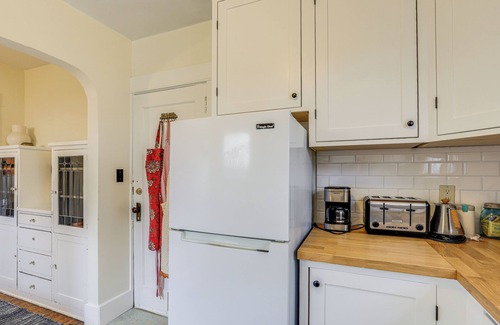 Hood River Cabaña | Dog-Friendly 'Columbia Cottage' in Hood River!