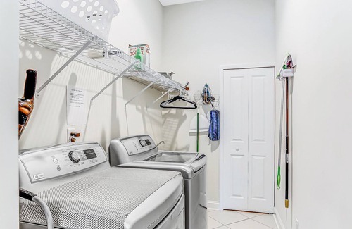 American Beach Casa | Dog-Friendly End-Unit Condo in Summerwoods w/WiFi & Shared Pool, Central AC