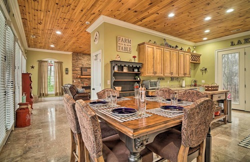 Sharps Chapel Casa | Dog-Friendly Family Home Steps to Norris Lake