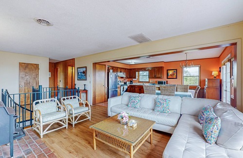 Fenwick Island Casa | Dog-friendly Fenwick Island home with wood stove & beach access – walk to shops