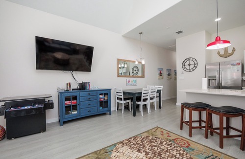 Corpus Christi Casa | Dog-Friendly Getaway with Fun Amenities, Just Steps from the Beach
