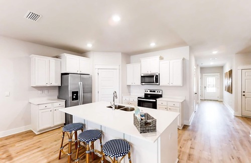 Carrabelle Casa | Dog-friendly getaway with central AC & a washer/dryer - walk to the beach