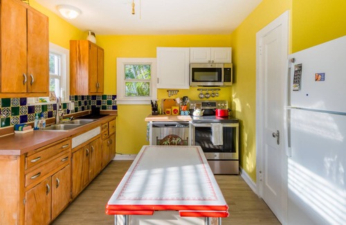 Tarpon River Casa | Dog-friendly home with lovely garden & patio - walk to the river & downtown