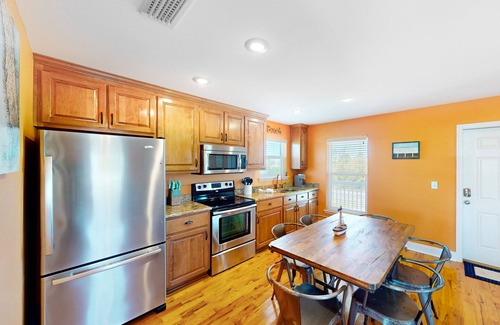 Port St. Joe Casa | Dog-friendly home blocks from the beach with patio, balcony, & outdoor shower