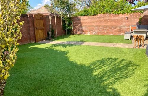 Exmouth Casa | Dog friendly home close to the beach and the town