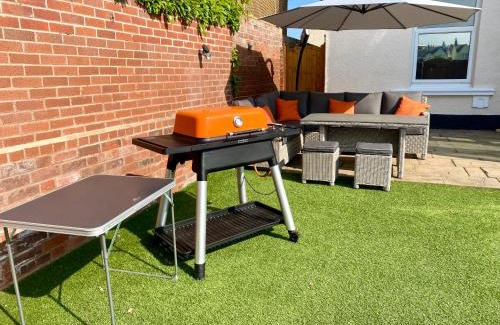 Exmouth Casa | Dog friendly home close to the beach and the town