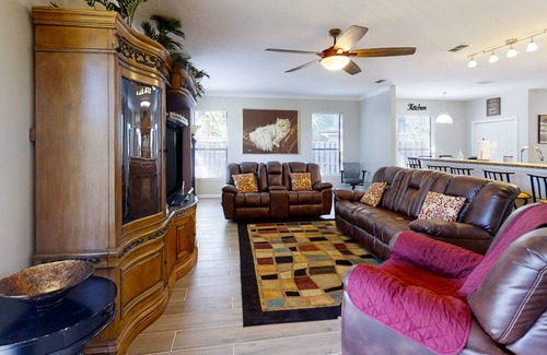 Northside Casa | Dog-friendly home with patio, grill, board games, & AC - convenient to airport