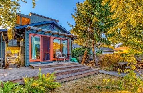 Richmond Casa | Dog-friendly home with private washer/dryer, partial AC, and firepit