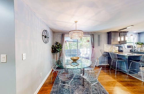 West Yarmouth Casa | Dog-friendly home with grill, deck, full kitchen, & washer/dryer - close to golf