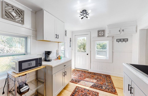 Frisco Casa | Dog-friendly home with washer/dryer & free WiFi - 3 miles from beach access
