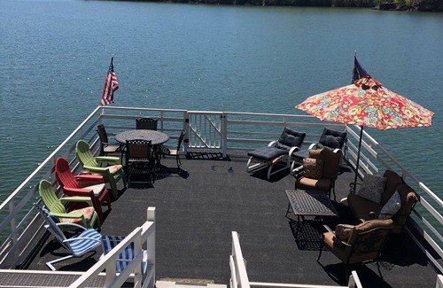 Lake Lure Casa | Bañera de hidromasaje, canoa, SUP, salto de embarcadero, barco pontón! 8 / 17-8 / 31 disponible.