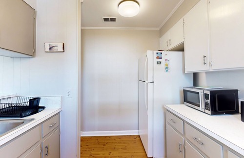 Surf City Casa | Dog-friendly house with enclosed yard, deck, grill, central AC & washer/dryer