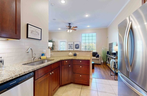 West Congress Casa | Dog-friendly house with enclosed backyard, W/D, close to Downtown Austin