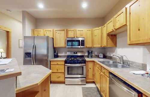 Keystone Condominio | Dog-Friendly Keystone Condo w/Shared Pool & Hot Tub - Near River Run & Downtown