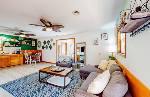 Eagle Rock Casa | Dog-friendly lake house plus bonus room, firepit, & furnished deck