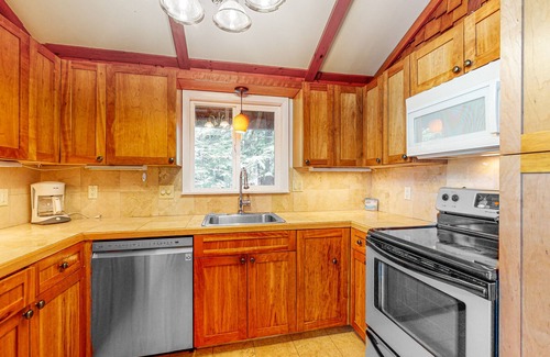 Meredith Cabaña | Dog-friendly lakefront cottage with private beach and dock, lake views, and W/D