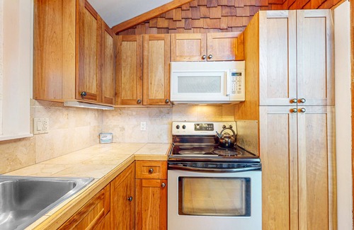 Meredith Cabaña | Dog-friendly lakefront cottage with private beach and dock, lake views, and W/D