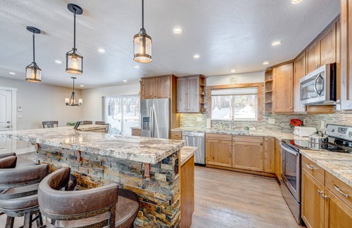 Incline Village Casa | Dog-friendly modern abode with large yard, fireplace, cable & washer/dryer