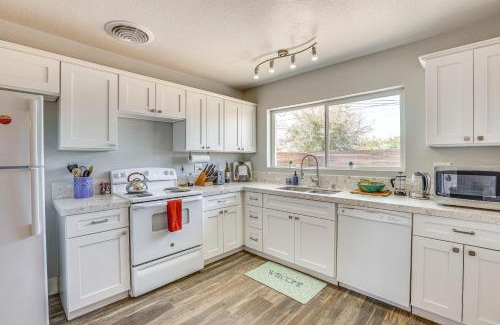 North Las Vegas Casa | Dog-Friendly North Las Vegas Home about 9 Mi to Strip!