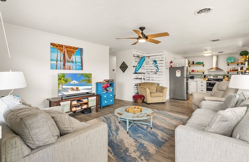 Nags Head Casa | Dog-Friendly OBX Escape w/Pool & Hot Tub