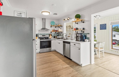 Nags Head Casa | Dog-Friendly OBX Escape w/Pool & Hot Tub