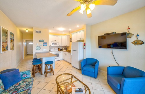 Hatteras Condominio | Dog-friendly oceanfront condo with balcony, outdoor pool, hot tub, and central AC