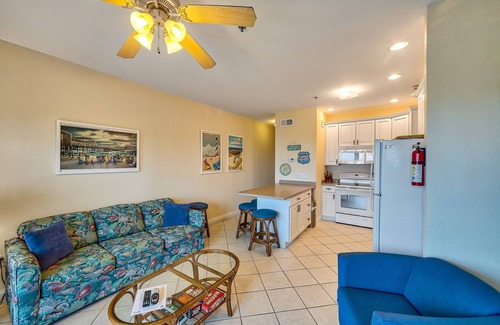Hatteras Condominio | Dog-friendly oceanfront condo with balcony, outdoor pool, hot tub, and central AC