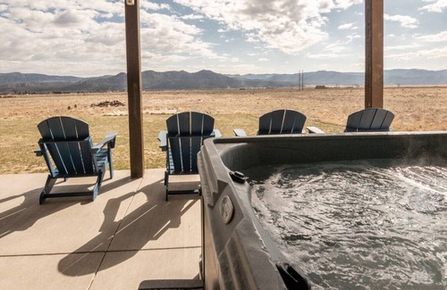 Buena Vista Casa | Dog Friendly Private Partial Home w/ AC & Hot Tub