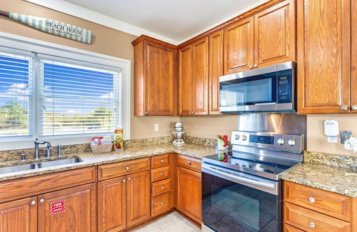 Sea Palm Village Casa | Dog-Friendly, Resort Pool, Free Beach Gear, 2-min Walk To Beach!