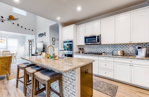 Bayside Casa | Dog-friendly resort townhouse w/shared sauna, fireplace, basketball/tennis court