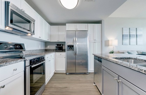 Galveston Condominio | Palisade Palms 12th Floor Bay Views - Large Dogs Ok!