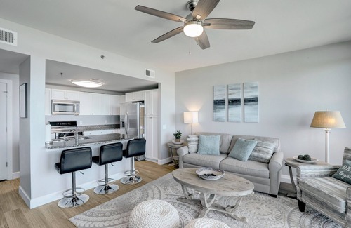Galveston Condominio | Palisade Palms 12th Floor Bay Views - Large Dogs Ok!