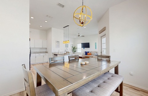 Rockport Casa | Dog-friendly retreat with games for all ages & stunning views - steps to sand