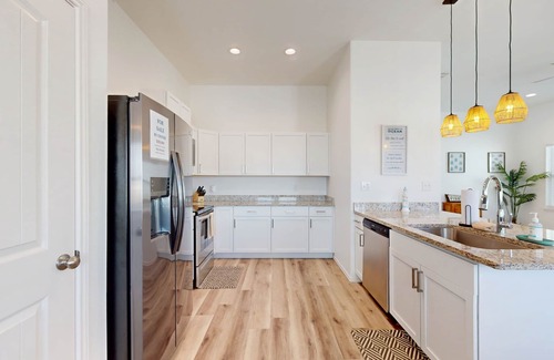 Rockport Casa | Dog-friendly retreat with games for all ages & stunning views - steps to sand